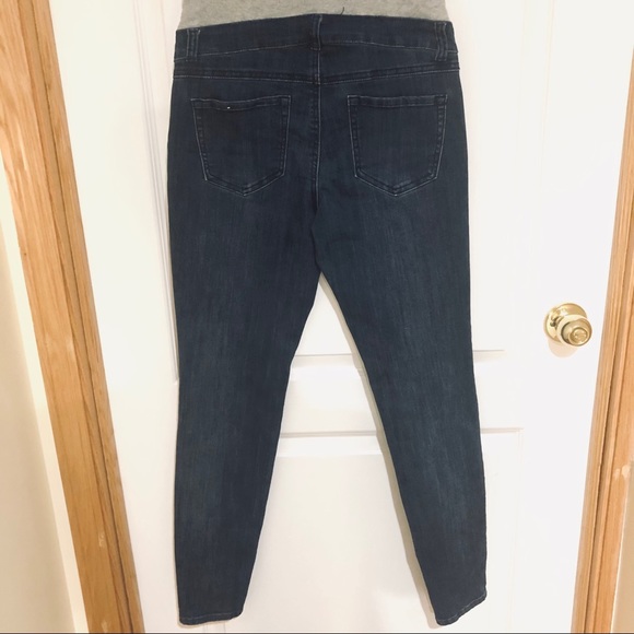 THYME MATERNITY JEANS - WASHED BLUE - Picture 2 of 7
